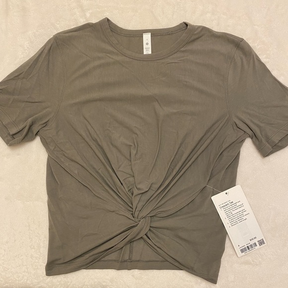 NWT Lululemon Crescent T-Shirt
Rover - Picture 2 of 8